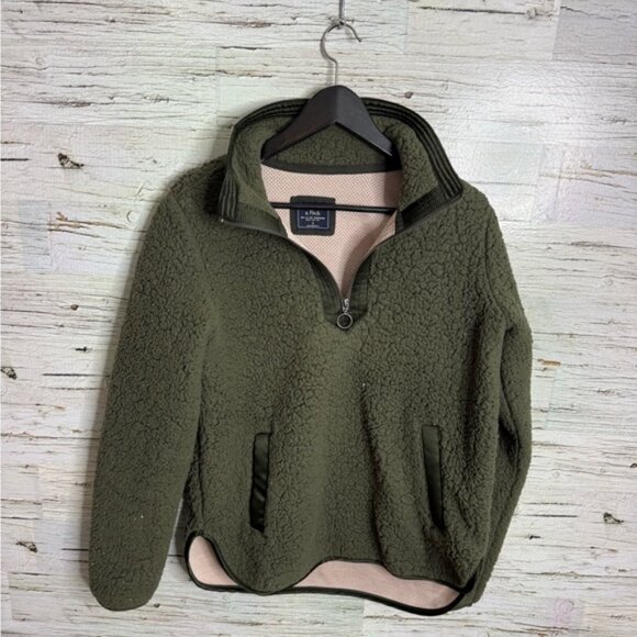 Abercrombie & Fitch Green Sweater plush size small - Picture 1 of 4
